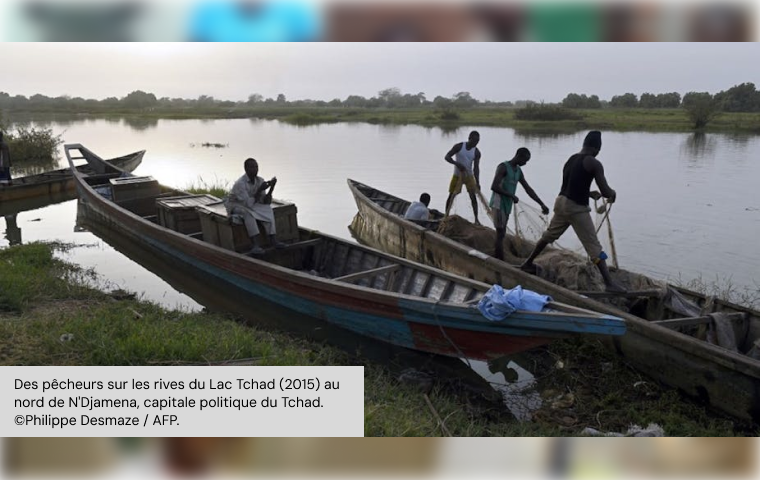 Des pêcheurs sur les rives du Lac Tchad (2015) au nord de N'Djamena, capitale politique du Tchad. ©Philippe Desmaze / AFP. 